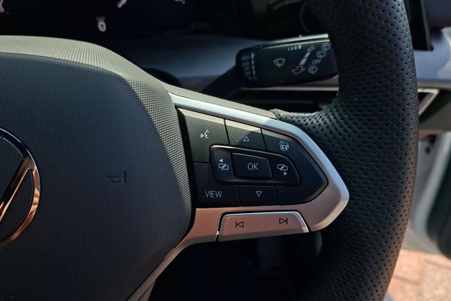 VOLKSWAGEN Golf Photo 17