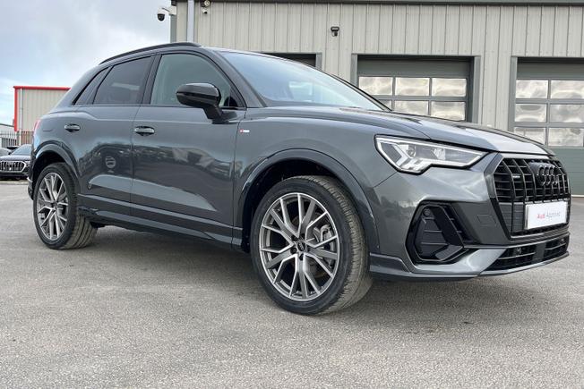 AUDI Q3 Photo 48