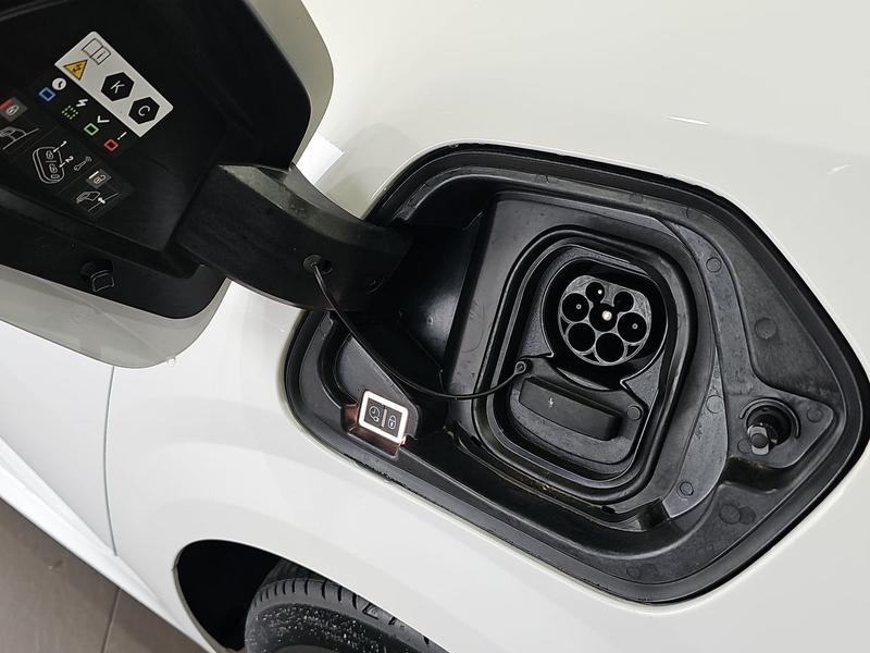 Used Peugeot E-208 YS24BXA 31