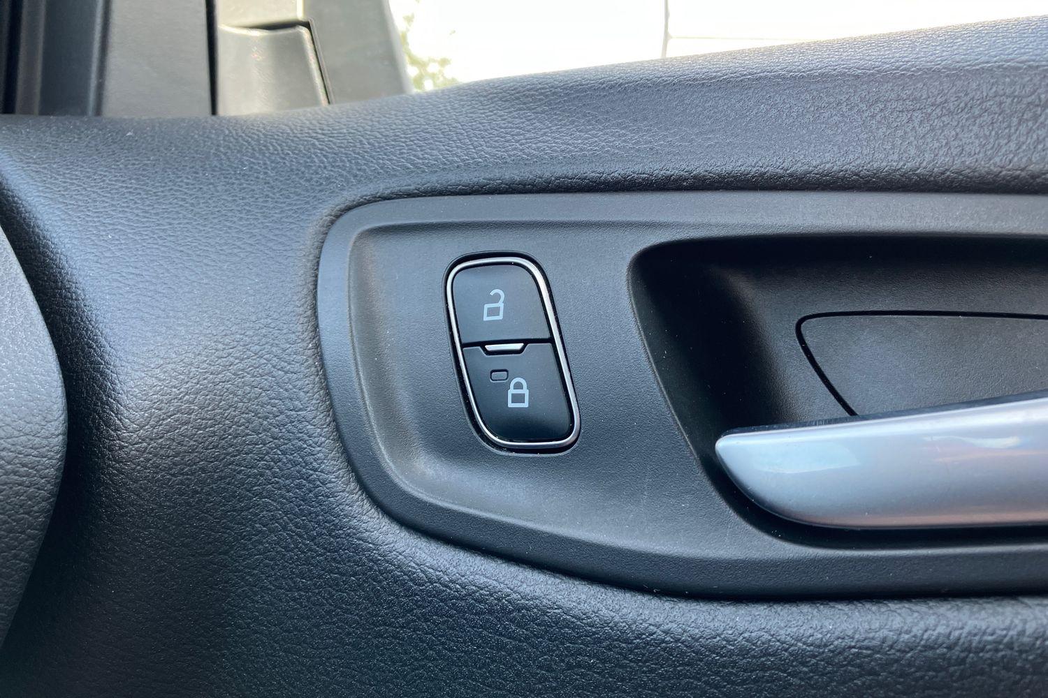 Ford KUGA Photo 23