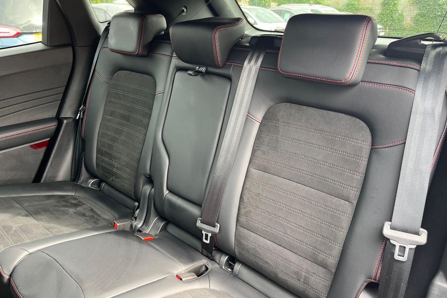 Ford Kuga Photo autoimg-0d483cb88fa9cd6c2e9ca4a36461257539fe548a.jpg