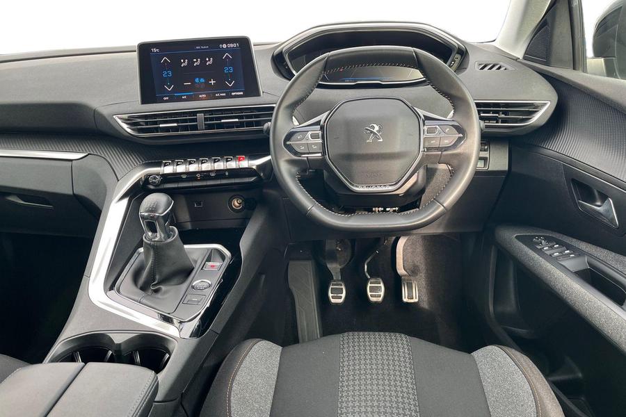 Peugeot 5008 Photo autoimg-0d493cad9b4494e871fb57a0f21a84d9714a4513.jpg
