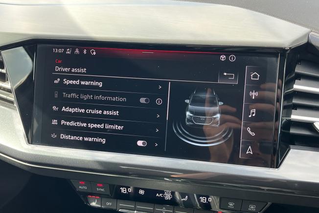 AUDI Q4 e-tron Photo 36