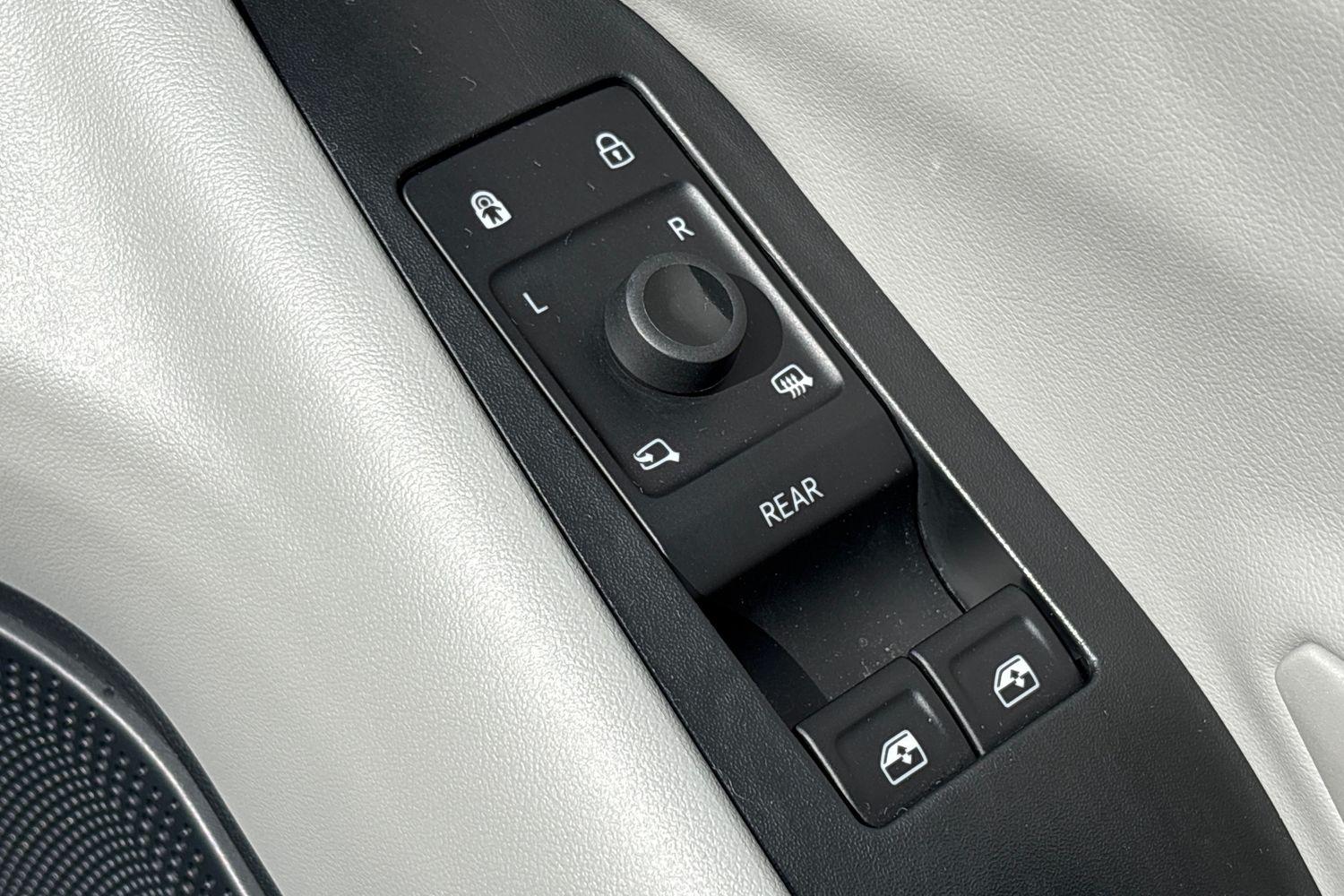 Ford Explorer Photo 28