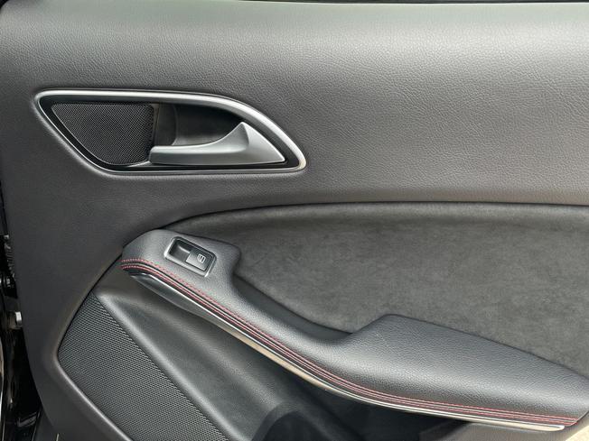 MERCEDES-BENZ GLA Photo 33