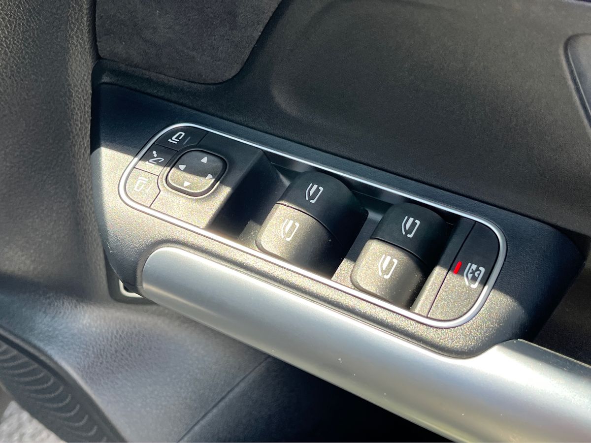 Mercedes-Benz EQA Photo 26