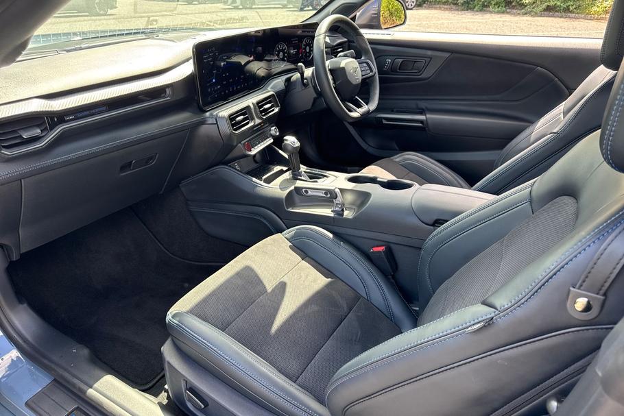 Used Ford MUSTANG 18