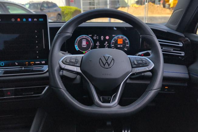 VOLKSWAGEN Tiguan Photo 11