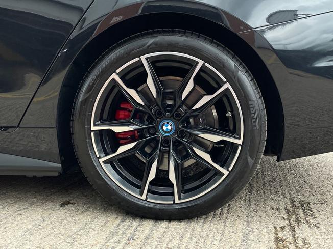 BMW I4 Photo 5