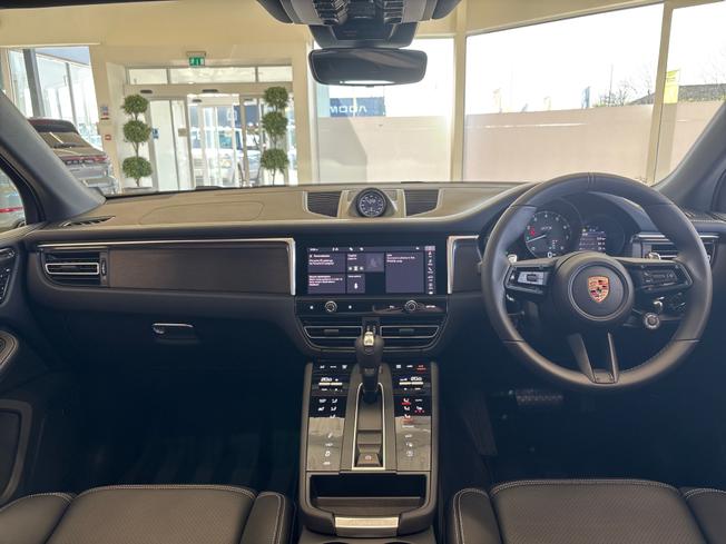 PORSCHE Macan Photo 27