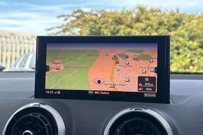 AUDI Q2 Photo 14