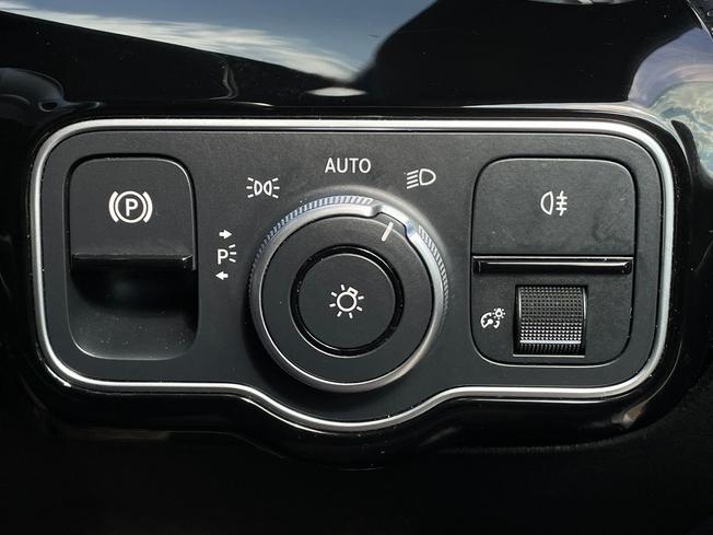 MERCEDES-BENZ CLA Photo 36