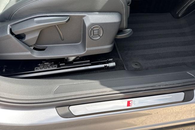 Audi Q4 Photo 36