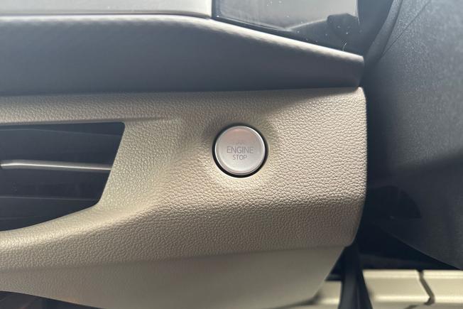 VOLKSWAGEN Multivan Photo 46