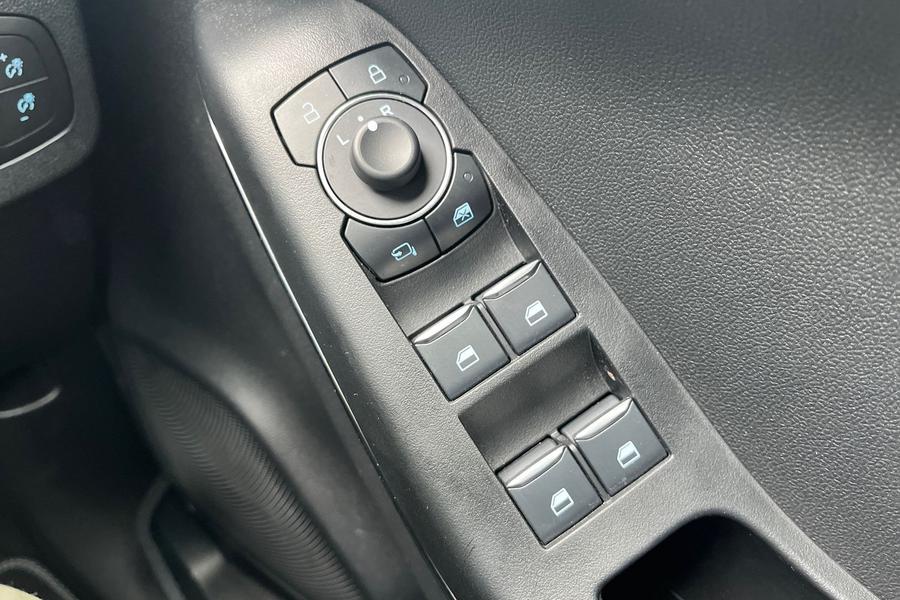 Ford PUMA Photo autoimg-0d6466e961dd7b9886a8919bc5b4afcd84327ba6.jpg