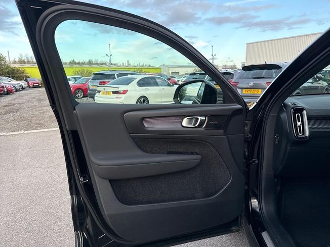 VOLVO Xc40 Photo 35