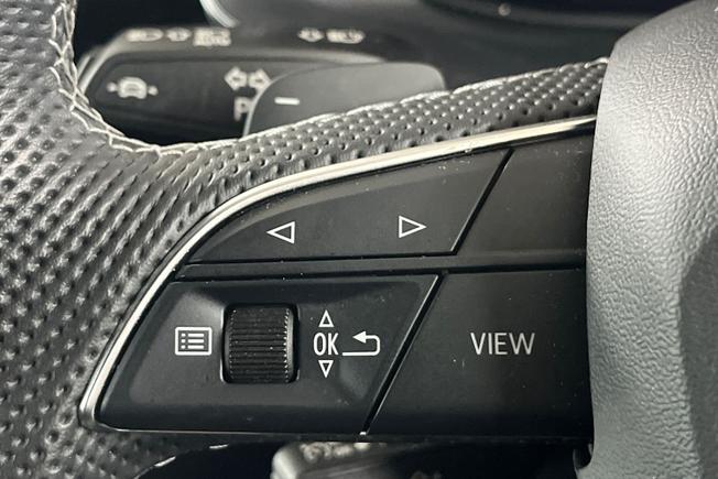 AUDI Q8 Photo 16