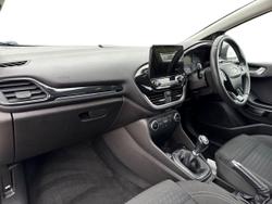 FORD Fiesta Photo 2