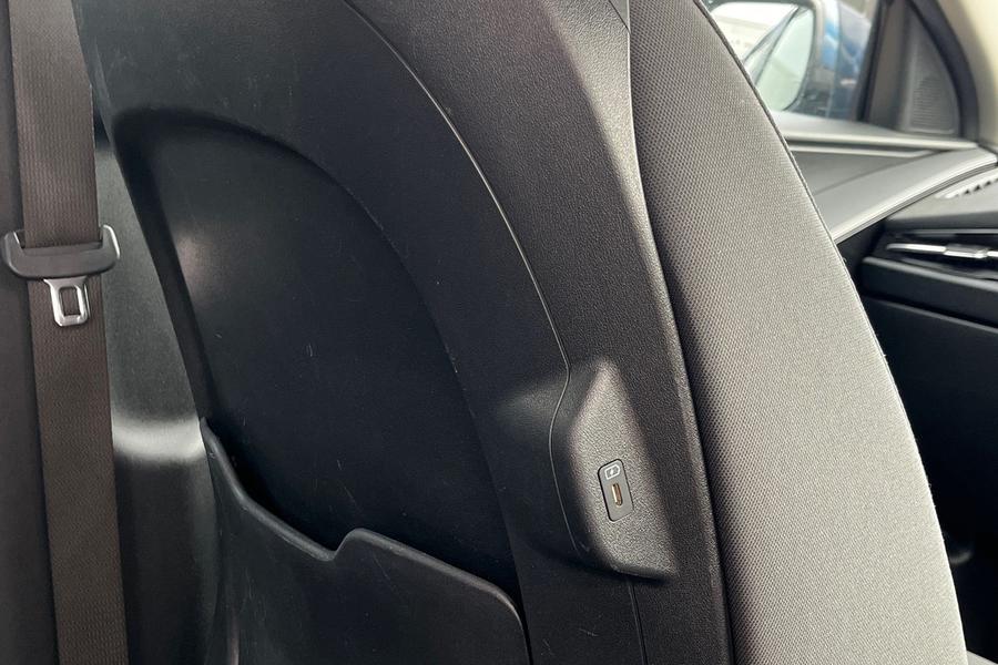 Kia NIRO Photo autoimg-0d6fef260243d8c255cc439c862f78505c18ce6d.jpg