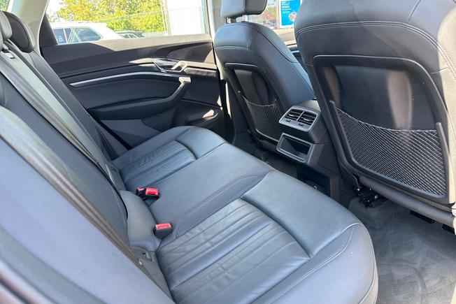 AUDI e-tron Photo 41