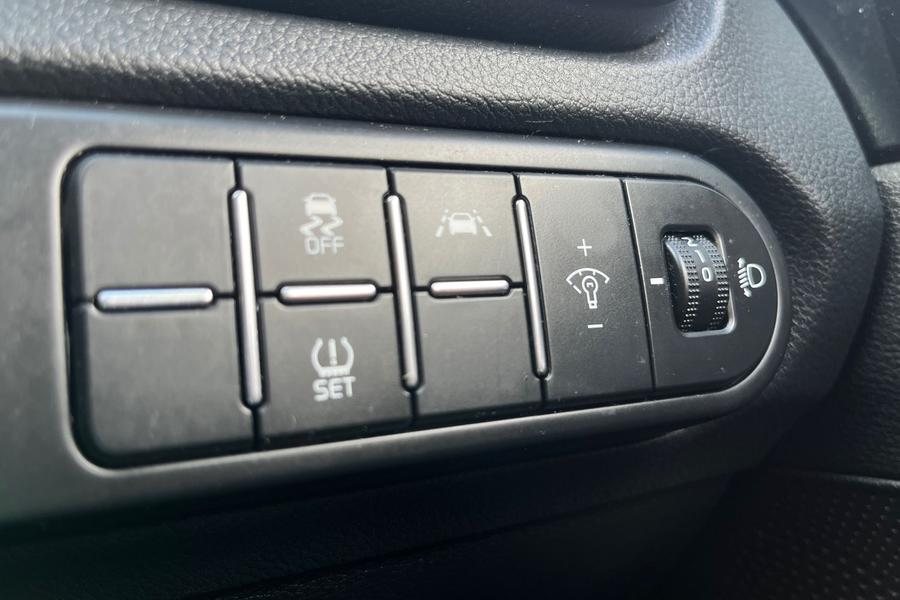 Kia XCEED Photo autoimg-0d74e9612e5e0382c638e4bd385dd1f8079e4ed7.jpg