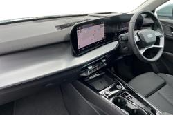 Audi  Q3 SUV Photo 2