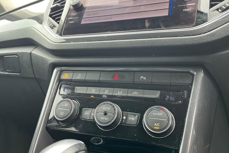 Volkswagen T-ROC Photo autoimg-0d77257aa857bed5701497c2902ba0027fbedb60.jpg