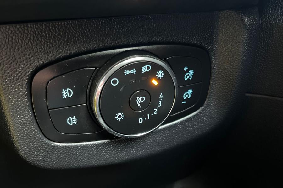 Ford TRANSIT COURIER Photo autoimg-0d7c85b971e2507b971fe1642eb8168e1d43d9b5.jpg
