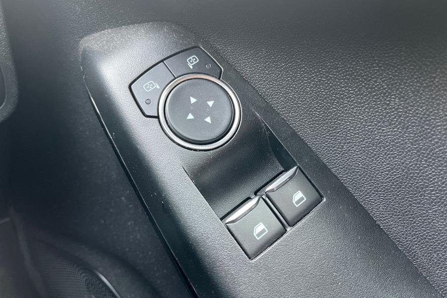 Ford FIESTA Photo autoimg-0d80853ade8a82e8cdb639a077b35c68bb38247e.jpg