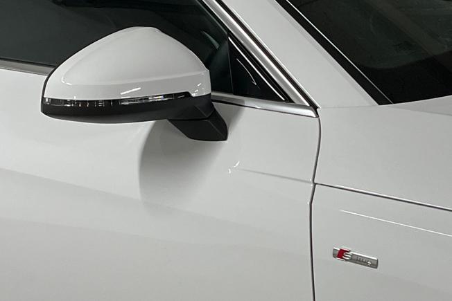 AUDI A4 Avant Photo 20