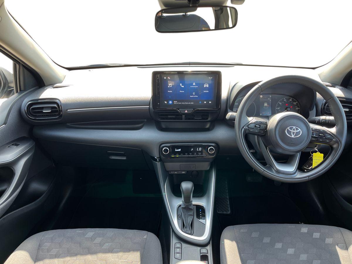 Toyota Yaris Photo 9