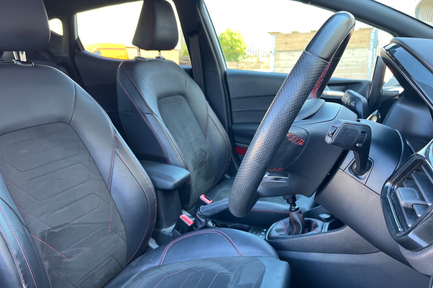 Ford Fiesta Photo 16