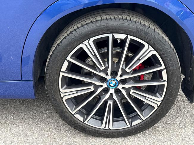BMW Ix2 Photo 38