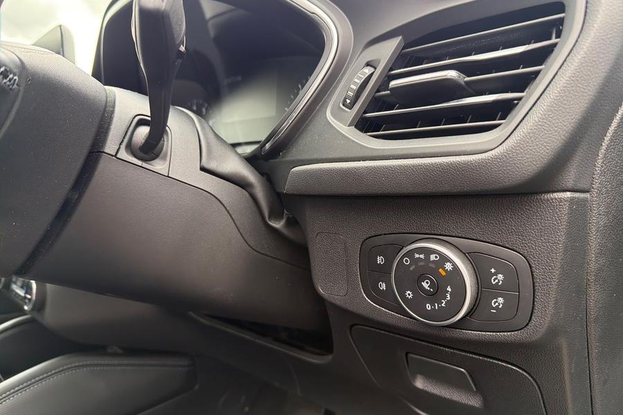 Ford FOCUS Photo autoimg-0d9829ddf5692c0af2f5818f2041cf9e4f20ceb6.jpg