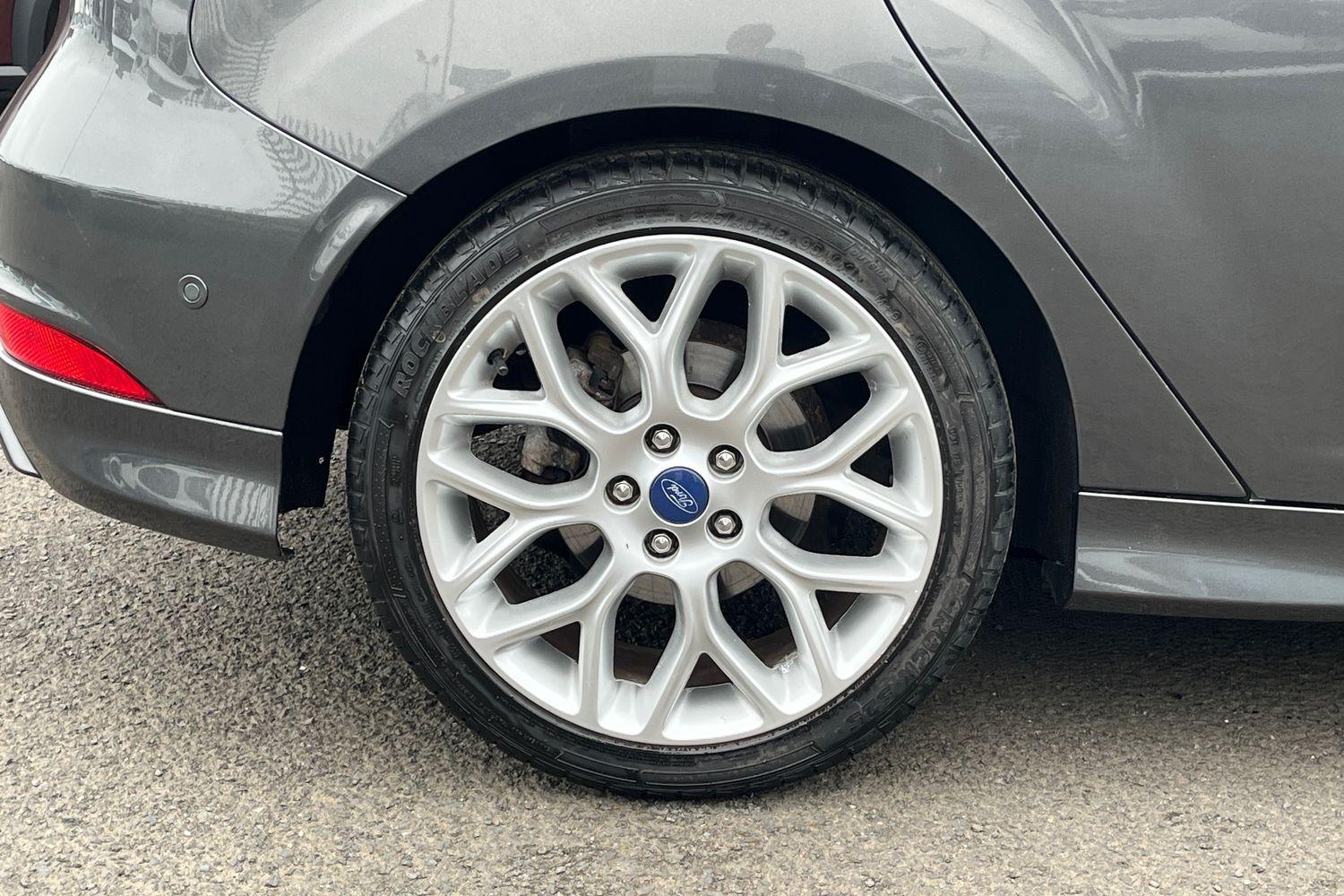 Ford FOCUS Photo 7