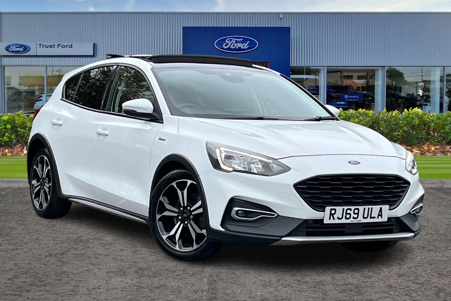 Ford Focus Photo 0