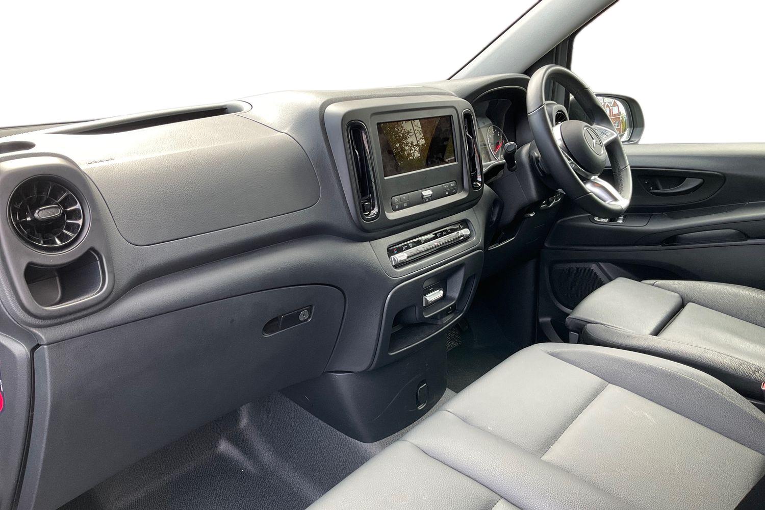 Mercedes-Benz VITO Photo 2