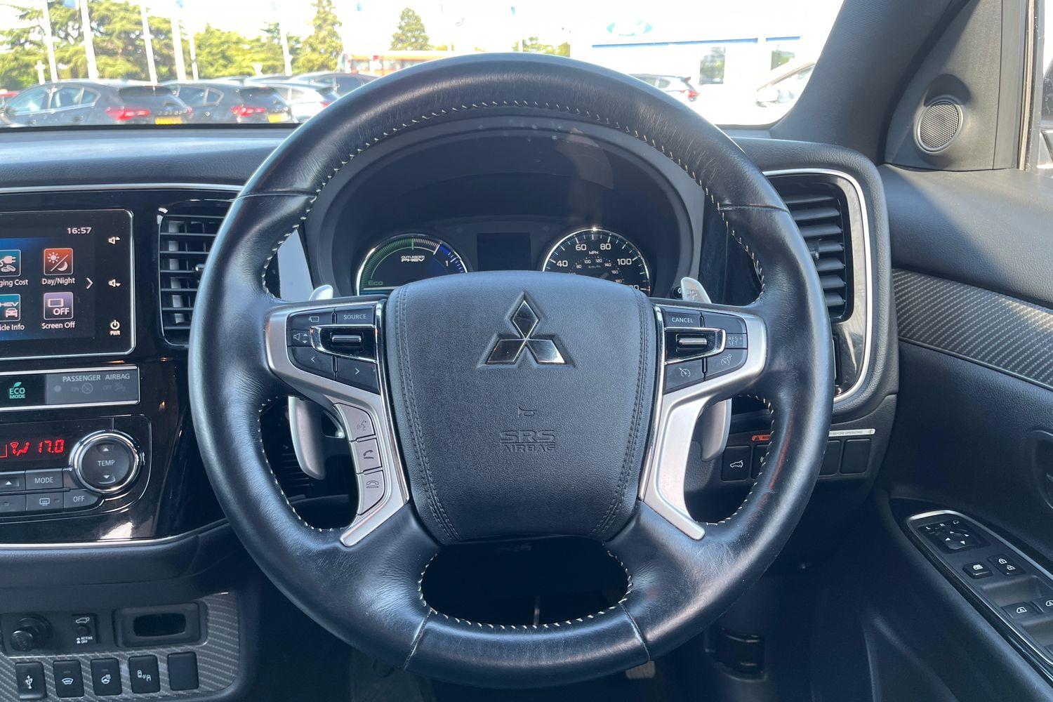 Mitsubishi OUTLANDER Photo 11
