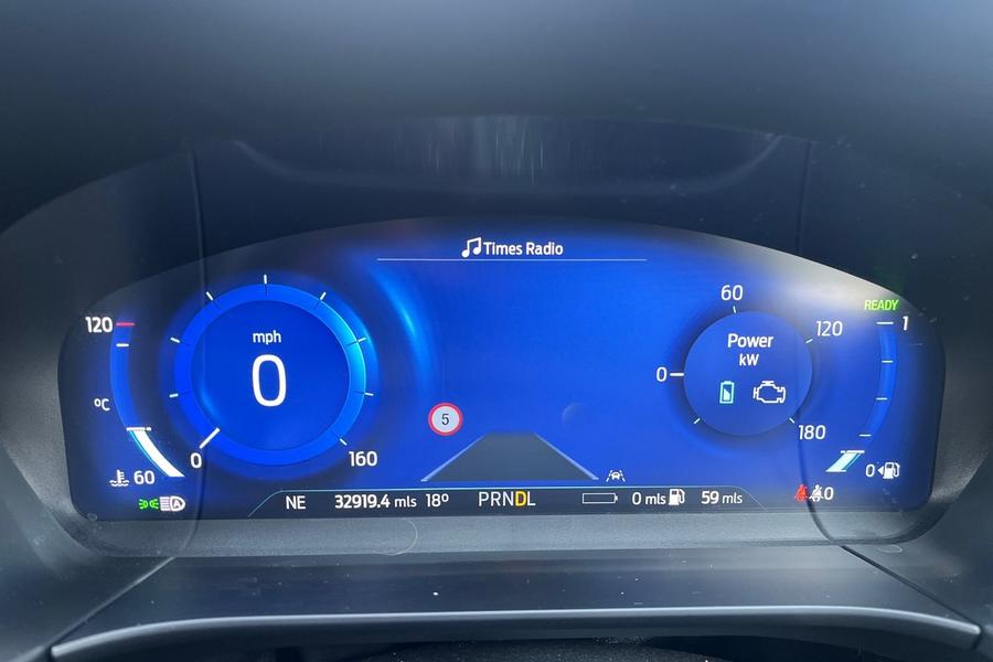 Ford KUGA Photo autoimg-0da6dcaced29ec5da2952325e80615e8f537f4e8.jpg
