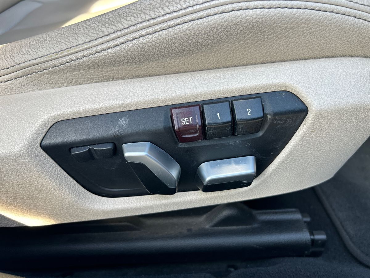 BMW 3 Series Photo 25