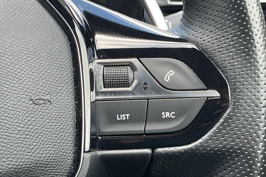 Peugeot 5008 Photo autoimg-0da92baf3d83f11f19aff32f04c15a00bef0b218.jpg