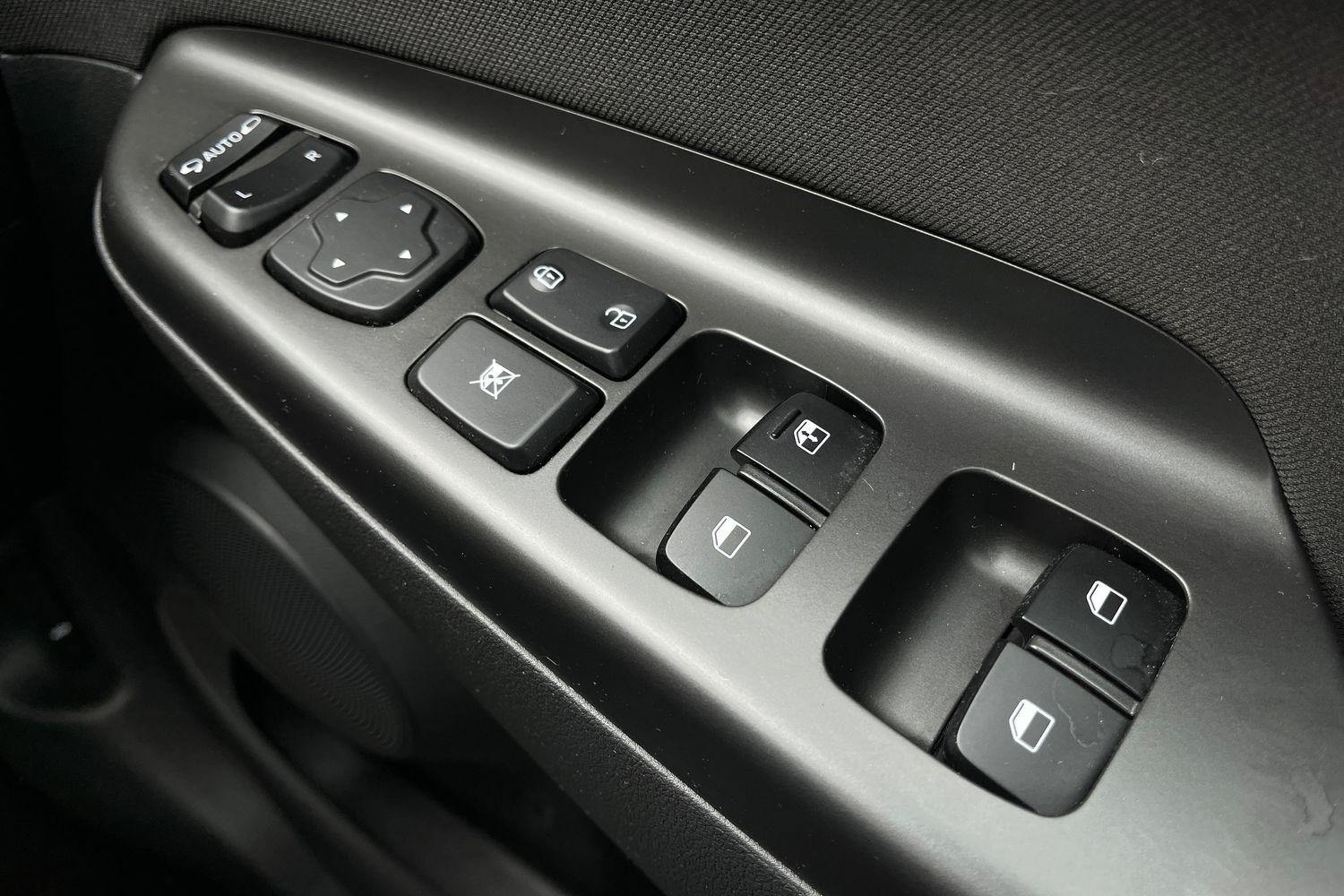 Hyundai KONA Photo 15