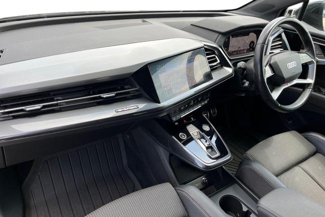 AUDI Q4 E-Tron Photo 2
