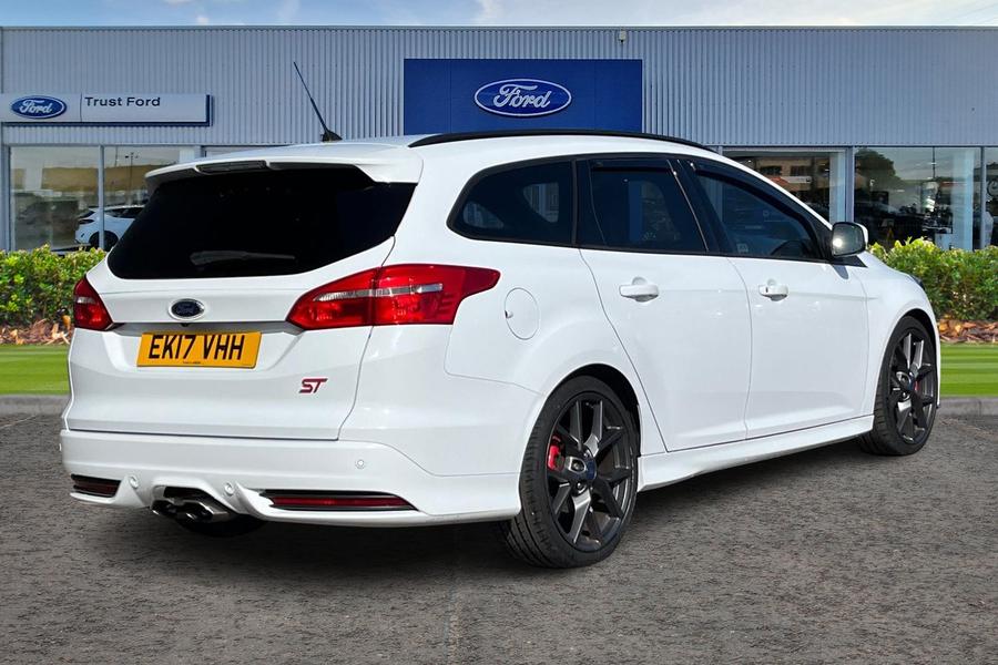 Ford FOCUS Photo autoimg-0db3a657ae02a29a50f3afa4f90a9a4c31baf02c.jpg