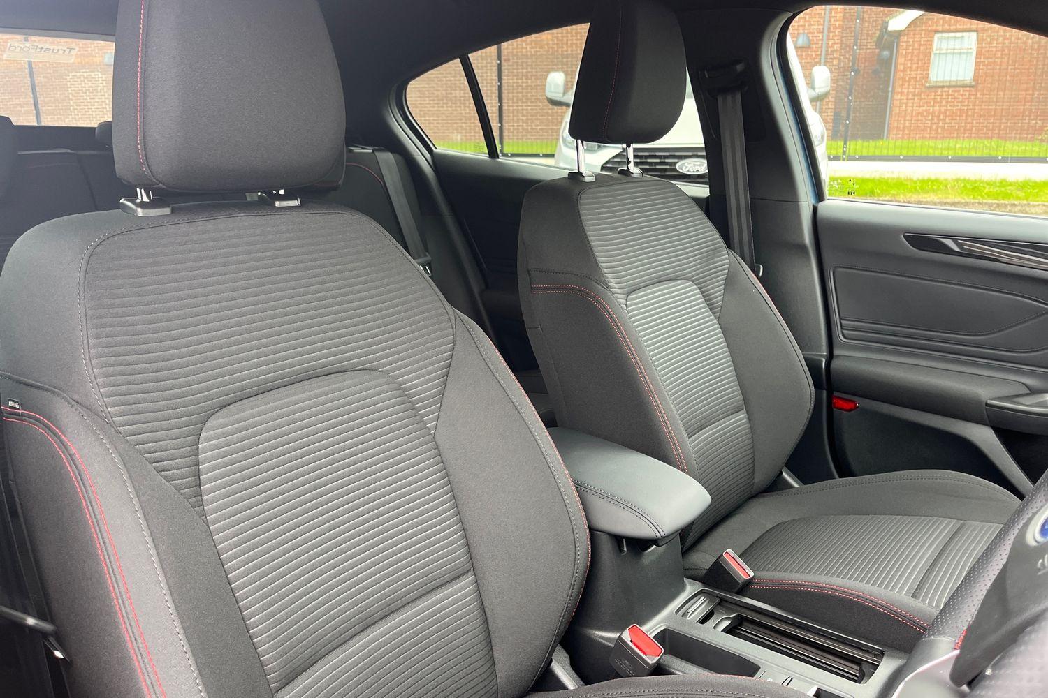 Ford Focus Photo 16