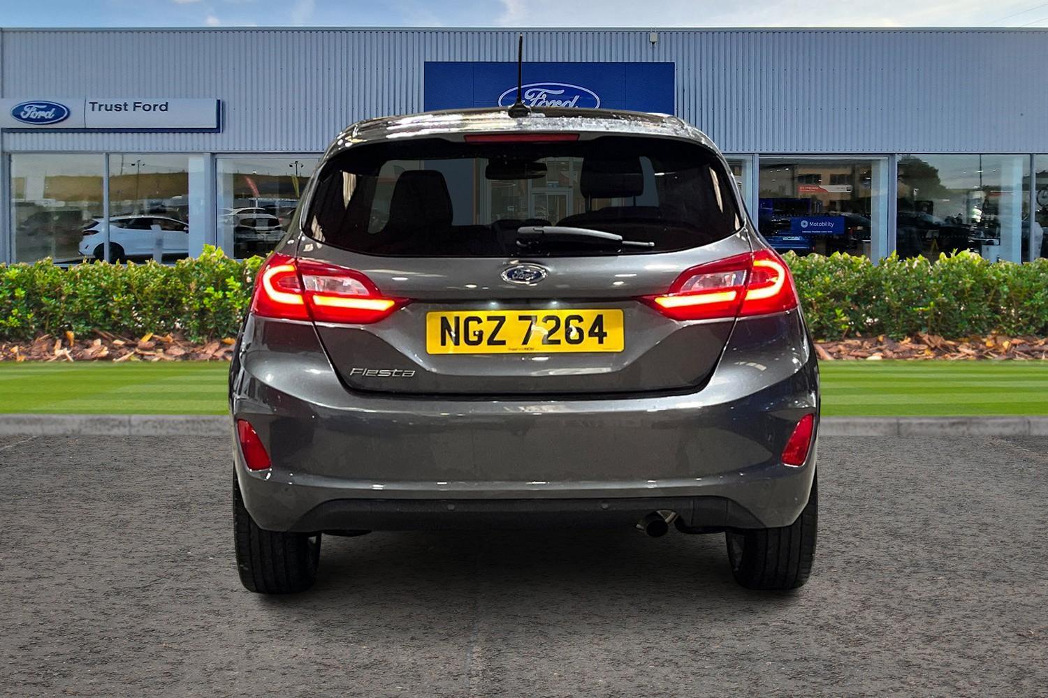 Ford FIESTA Photo 6