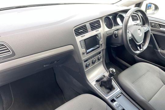 Volkswagen Golf Photo autoimg-0db6cc0fb6ad39161173bb00a8ce7298fc2ba1d9.jpg