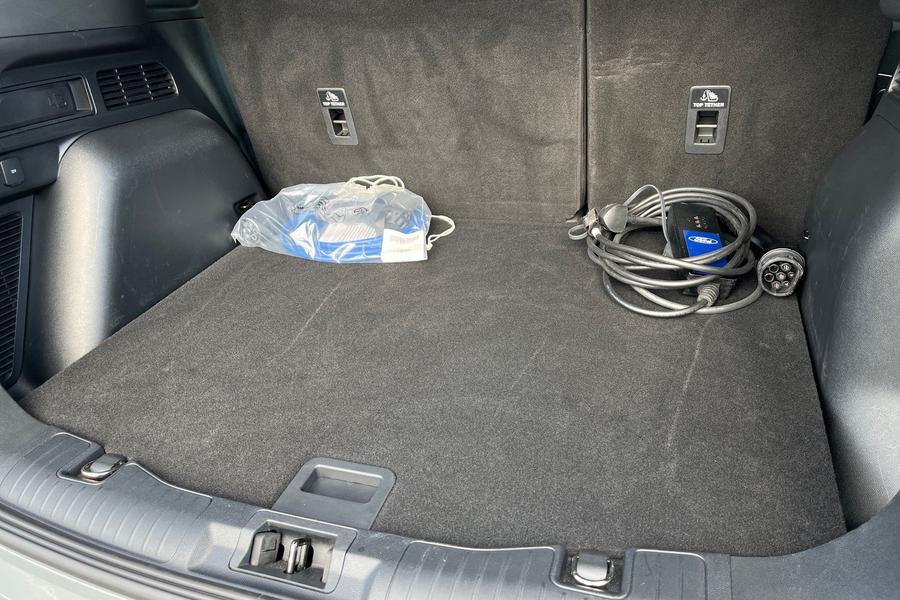 Ford KUGA Photo autoimg-0db862fa984300924ef889ec49d45e1a5cc95311.jpg
