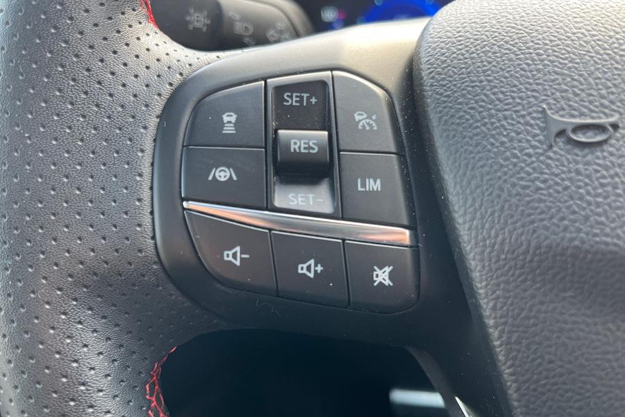 Ford KUGA Photo autoimg-0dbf302b8ce1fd567f254ae5284f8e28d4fcf17a.jpg