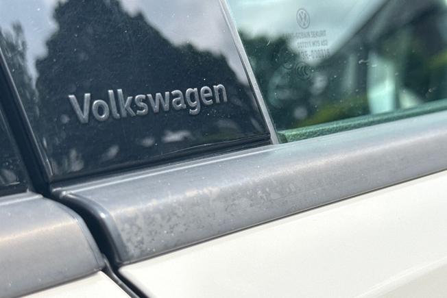 VOLKSWAGEN T-Roc Photo 23